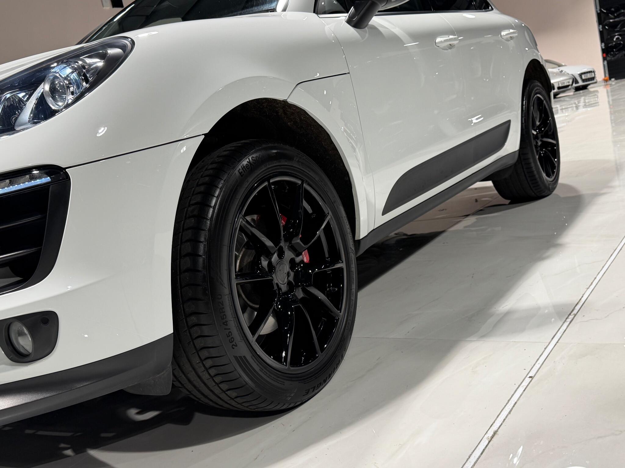 Porsche Macan 2.0T SUV 5dr Petrol PDK 4WD Euro 6 (s/s) (252 ps)